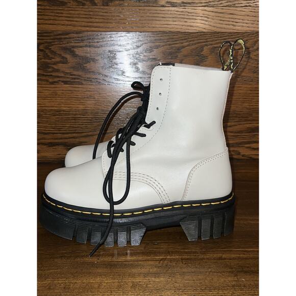 NWT Dr Martens Audrick 8-Eye Women’s Grey Leather Platform Boots Sz US 7 38 - Picture 3 of 8